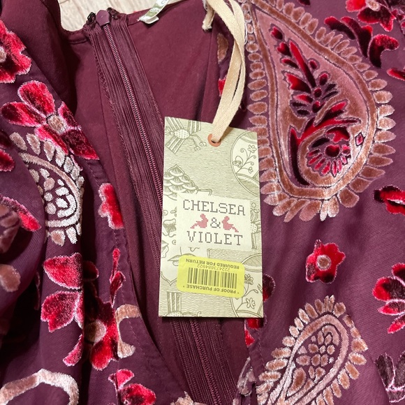 Chelsea & Violet paisley jumpsuit SZ medium NWT - Picture 4 of 5